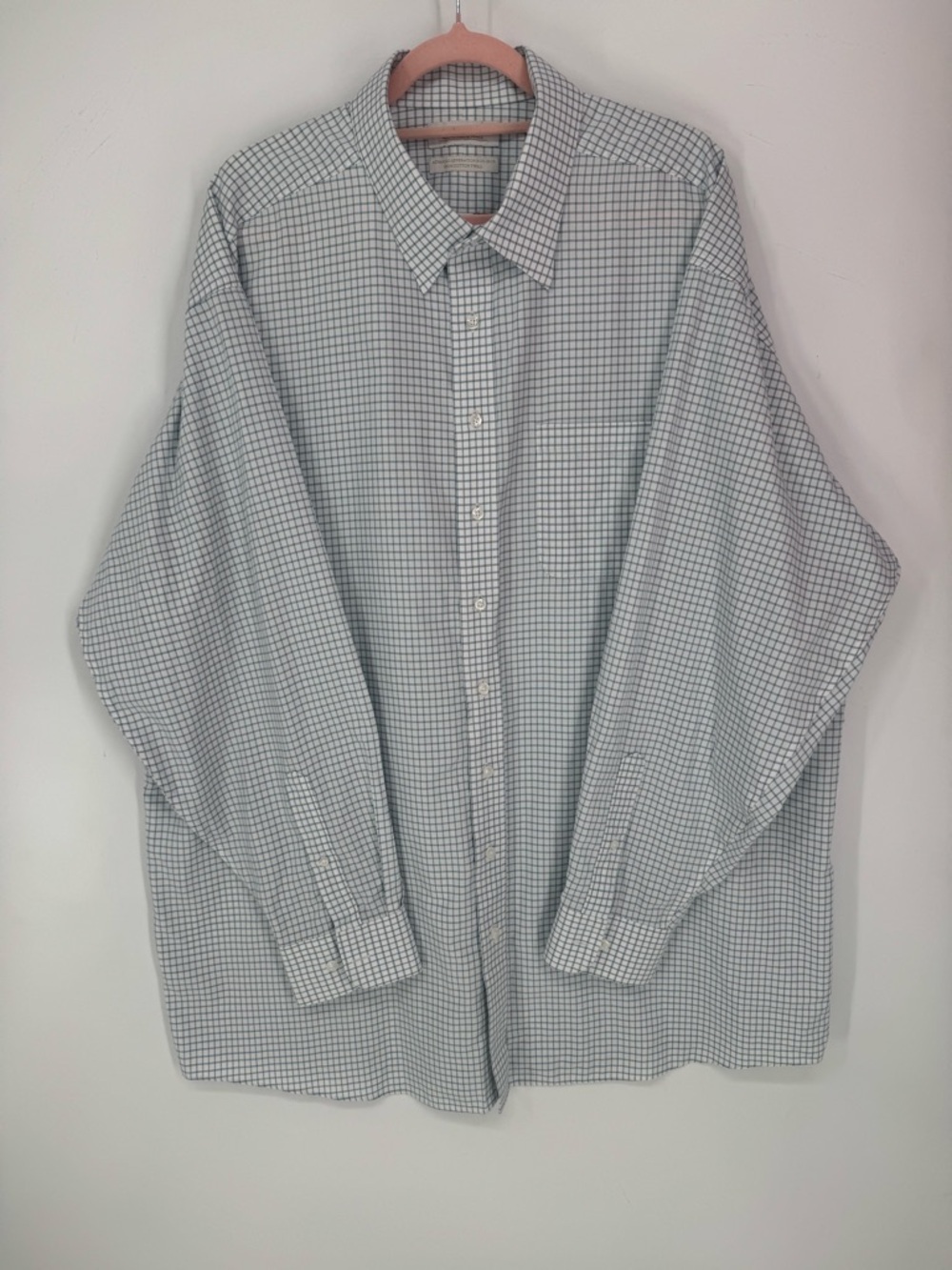 Roundtree & Yorke Men's Blue Plaid Button-Up Dress Shirt Size 18.5 (36/37 Big)